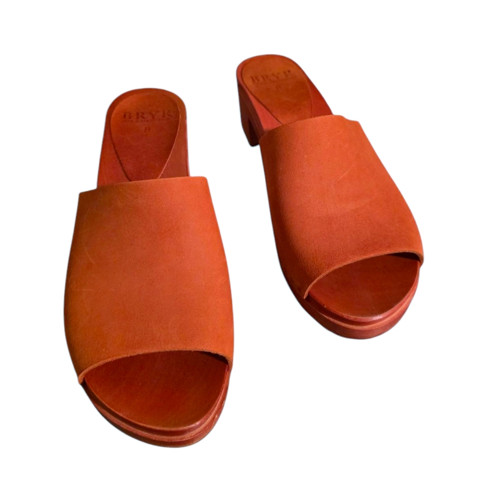 Bryr Monochrome Jayne Clog in Flame Size 8